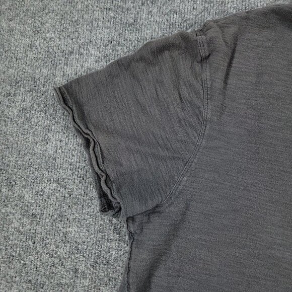 Helix Shirt Men's Size 2XL Gray V-Neck Short Sleeve Pullover Stretch Adult XXL - Picture 4 of 11